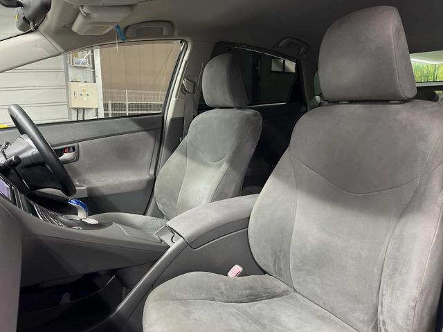 プリウス Ｇツーリングセレクション　ＳＤナビ　バックカメラ　スマートキー　ＬＥＤヘッドライト　ＥＴＣ　クルーズコントロール　純正１７インチアルミホイール　オートライト　オートエアコン　革巻きハンドル　フォグランプ　横滑り防止装置（46枚目）