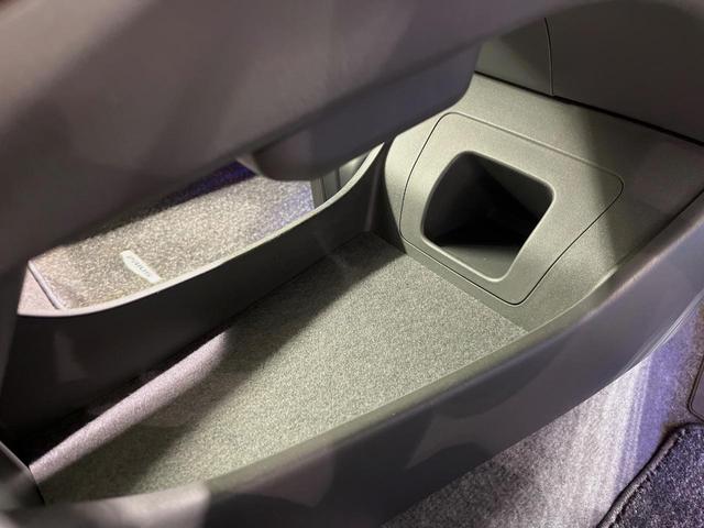 プリウス Ｇツーリングセレクション　ＳＤナビ　バックカメラ　スマートキー　ＬＥＤヘッドライト　ＥＴＣ　クルーズコントロール　純正１７インチアルミホイール　オートライト　オートエアコン　革巻きハンドル　フォグランプ　横滑り防止装置（51枚目）