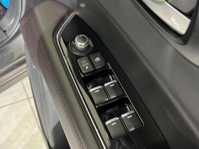 ＣＸ－５ ＸＤ　エクスクルーシブモード　サンルーフ　マツダコネクトナビ　全周囲カメラ　ＢＯＳＥサウンド　衝突軽減装置　レーダークルーズ　禁煙車　パワーバックドア　革シート　前席シートエアコン　パワーシート　ドラレコ　コーナーセンサー（42枚目）