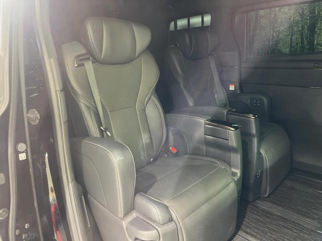 アルファードハイブリッド Z パノラマルーフ ユニバーサルステップ 純正14型ナビ 後席モニター 全周囲カメラ 両側電動スライドドア 100V電源 衝突軽減装置 ステアリングヒーター デジタルインナーミラー 置くだけ充電(8枚目)