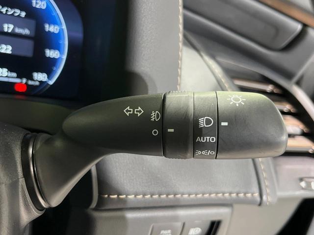 アルファードハイブリッド Z パノラマルーフ ユニバーサルステップ 純正14型ナビ 後席モニター 全周囲カメラ 両側電動スライドドア 100V電源 衝突軽減装置 ステアリングヒーター デジタルインナーミラー 置くだけ充電(32枚目)