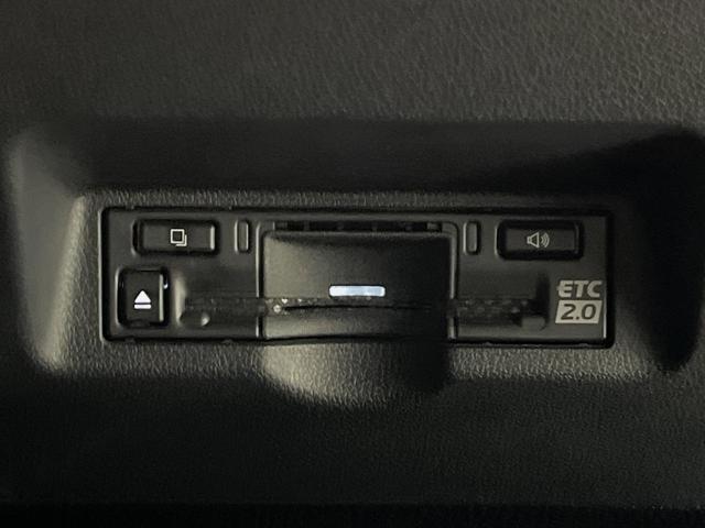 アルファードハイブリッド Z パノラマルーフ ユニバーサルステップ 純正14型ナビ 後席モニター 全周囲カメラ 両側電動スライドドア 100V電源 衝突軽減装置 ステアリングヒーター デジタルインナーミラー 置くだけ充電(33枚目)