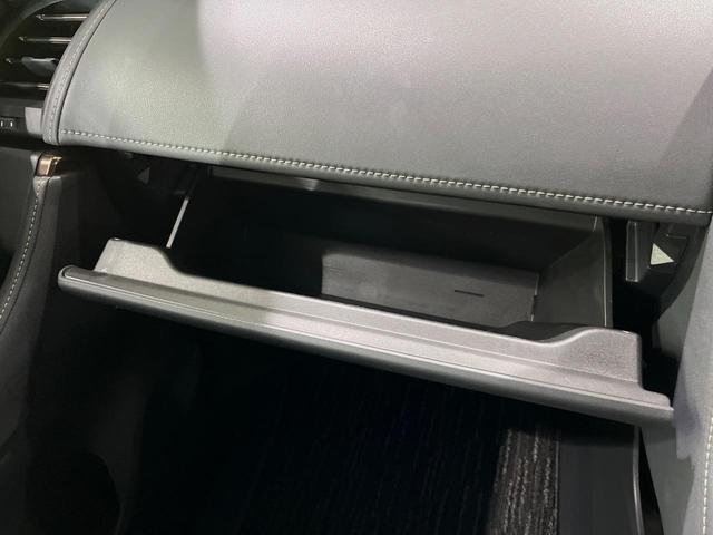 アルファードハイブリッド Z パノラマルーフ ユニバーサルステップ 純正14型ナビ 後席モニター 全周囲カメラ 両側電動スライドドア 100V電源 衝突軽減装置 ステアリングヒーター デジタルインナーミラー 置くだけ充電(50枚目)