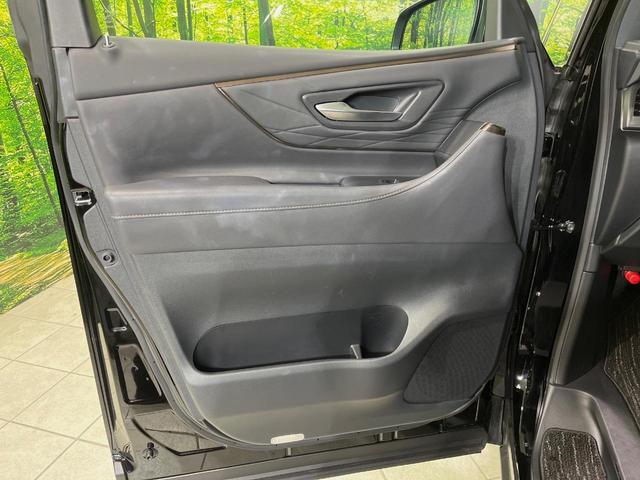 アルファードハイブリッド Z パノラマルーフ ユニバーサルステップ 純正14型ナビ 後席モニター 全周囲カメラ 両側電動スライドドア 100V電源 衝突軽減装置 ステアリングヒーター デジタルインナーミラー 置くだけ充電(60枚目)