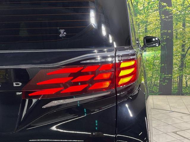 アルファードハイブリッド Z パノラマルーフ ユニバーサルステップ 純正14型ナビ 後席モニター 全周囲カメラ 両側電動スライドドア 100V電源 衝突軽減装置 ステアリングヒーター デジタルインナーミラー 置くだけ充電(70枚目)