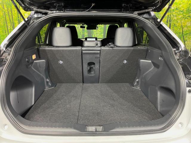 ヤリスクロス ハイブリッドＺ　純正８型ディスプレイオーディオ　全周囲カメラ　衝突軽減装置　レーダークルーズ　禁煙車　ハーフレザーシート　パワーシート　ドラレコ　コーナーセンサー　スマートキー　ＬＥＤヘッド　ＥＴＣ　オートライト（10枚目）