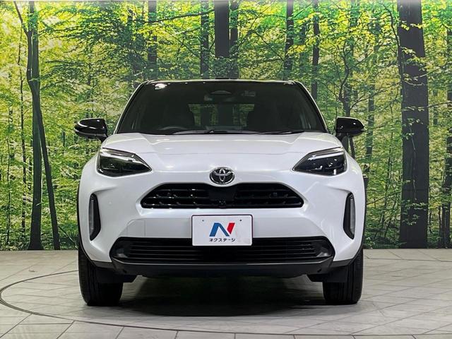 ヤリスクロス ハイブリッドＺ　純正８型ディスプレイオーディオ　全周囲カメラ　衝突軽減装置　レーダークルーズ　禁煙車　ハーフレザーシート　パワーシート　ドラレコ　コーナーセンサー　スマートキー　ＬＥＤヘッド　ＥＴＣ　オートライト（14枚目）