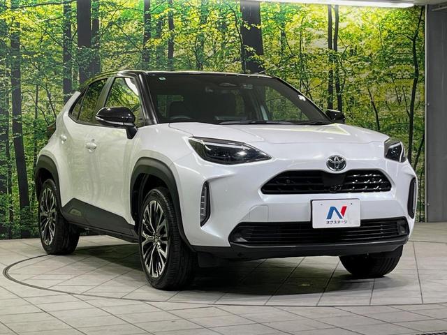 ヤリスクロス ハイブリッドＺ　純正８型ディスプレイオーディオ　全周囲カメラ　衝突軽減装置　レーダークルーズ　禁煙車　ハーフレザーシート　パワーシート　ドラレコ　コーナーセンサー　スマートキー　ＬＥＤヘッド　ＥＴＣ　オートライト（16枚目）