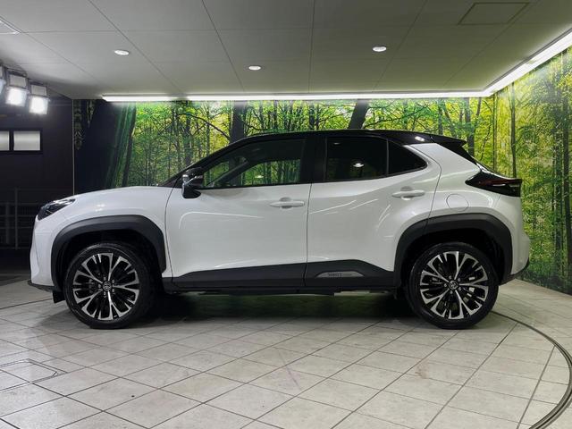 ヤリスクロス ハイブリッドＺ　純正８型ディスプレイオーディオ　全周囲カメラ　衝突軽減装置　レーダークルーズ　禁煙車　ハーフレザーシート　パワーシート　ドラレコ　コーナーセンサー　スマートキー　ＬＥＤヘッド　ＥＴＣ　オートライト（52枚目）