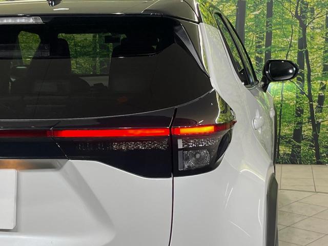 ヤリスクロス ハイブリッドＺ　純正８型ディスプレイオーディオ　全周囲カメラ　衝突軽減装置　レーダークルーズ　禁煙車　ハーフレザーシート　パワーシート　ドラレコ　コーナーセンサー　スマートキー　ＬＥＤヘッド　ＥＴＣ　オートライト（55枚目）