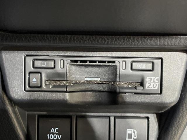 プリウス Ｇ　純正８型ディスプレイオーディオ　全周囲カメラ　１００Ｖ電源　衝突軽減装置　ドラレコ　ＥＴＣ　ＬＥＤヘッド　電動パーキングブレーキ　スマートキー　シートヒーター　レーダークルーズ　純正１９インチアルミ（7枚目）