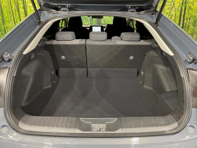 プリウス Ｇ　純正８型ディスプレイオーディオ　全周囲カメラ　１００Ｖ電源　衝突軽減装置　ドラレコ　ＥＴＣ　ＬＥＤヘッド　電動パーキングブレーキ　スマートキー　シートヒーター　レーダークルーズ　純正１９インチアルミ（10枚目）