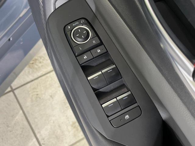 プリウス Ｇ　純正８型ディスプレイオーディオ　全周囲カメラ　１００Ｖ電源　衝突軽減装置　ドラレコ　ＥＴＣ　ＬＥＤヘッド　電動パーキングブレーキ　スマートキー　シートヒーター　レーダークルーズ　純正１９インチアルミ（36枚目）