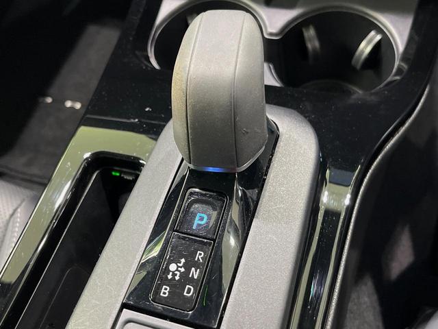 プリウス Z 純正12型ディスプレイオーディオ 全周囲カメラ 100V電源 衝突軽減装置 レーダークルーズ 禁煙車 パワーバックドア シートエアコン パワーシート コーナーセンサー LEDヘッド オートライト(21枚目)