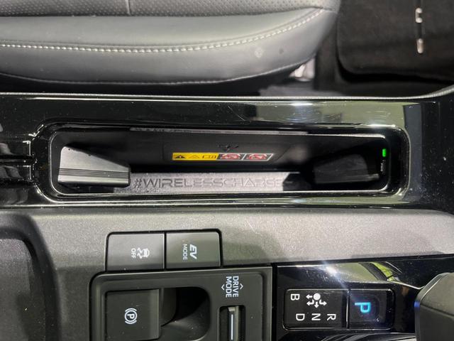 プリウス Z 純正12型ディスプレイオーディオ 全周囲カメラ 100V電源 衝突軽減装置 レーダークルーズ 禁煙車 パワーバックドア シートエアコン パワーシート コーナーセンサー LEDヘッド オートライト(34枚目)