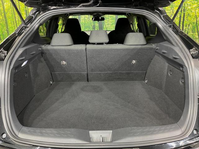 C-HR S LEDパッケージ 純正ナビ バックカメラ 衝突被害軽減システム レーダークルーズ 禁煙車 スマートキー LEDヘッド ビルトインETC オートハイビーム 車線逸脱警報 オートライト デュアルエアコン(10枚目)