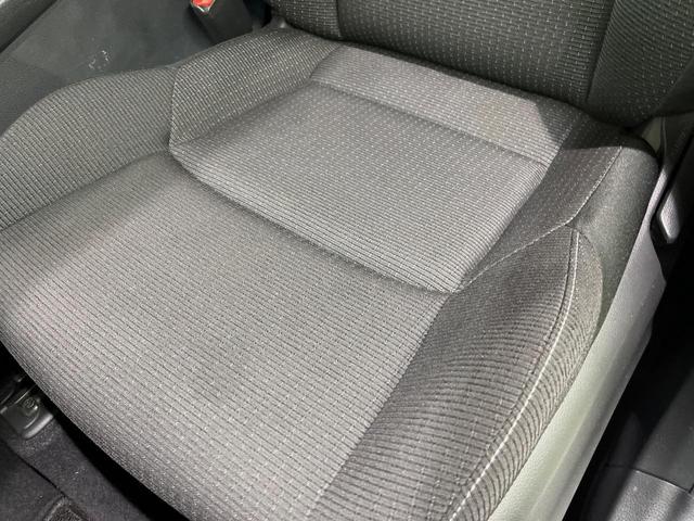 C-HR S LEDパッケージ 純正ナビ バックカメラ 衝突被害軽減システム レーダークルーズ 禁煙車 スマートキー LEDヘッド ビルトインETC オートハイビーム 車線逸脱警報 オートライト デュアルエアコン(29枚目)