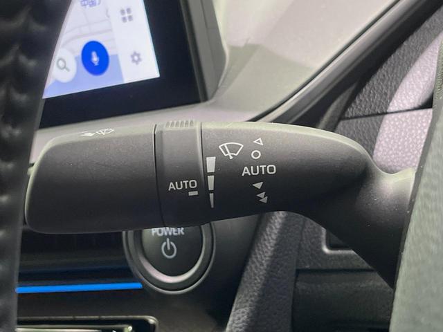 プリウス Ｚ　１２型ＤＡ　モデリスタエアロ　モデリスタ１９インチＡＷ　ソーラー充電システム　デジタルインナーミラー　ＢＳＭ　全周囲カメラ　１００Ｖ　衝突軽減　レーダークルーズ　禁煙車　電動リアゲート　パワーシート（40枚目）