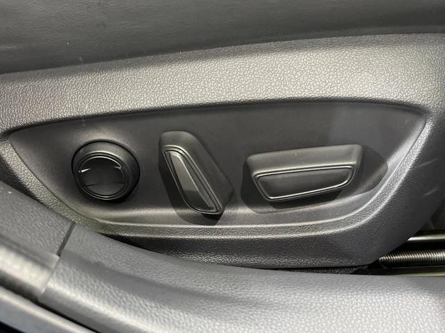 プリウス Ｚ　１２型ＤＡ　モデリスタエアロ　モデリスタ１９インチＡＷ　ソーラー充電システム　デジタルインナーミラー　ＢＳＭ　全周囲カメラ　１００Ｖ　衝突軽減　レーダークルーズ　禁煙車　電動リアゲート　パワーシート（47枚目）