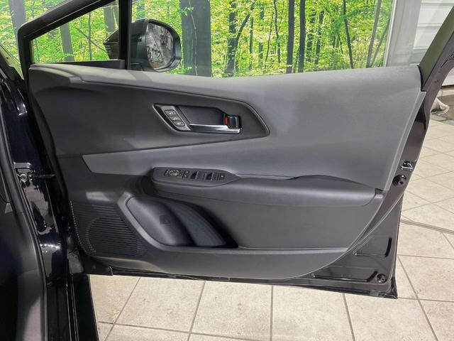 プリウス Ｚ　１２型ＤＡ　モデリスタエアロ　モデリスタ１９インチＡＷ　ソーラー充電システム　デジタルインナーミラー　ＢＳＭ　全周囲カメラ　１００Ｖ　衝突軽減　レーダークルーズ　禁煙車　電動リアゲート　パワーシート（55枚目）