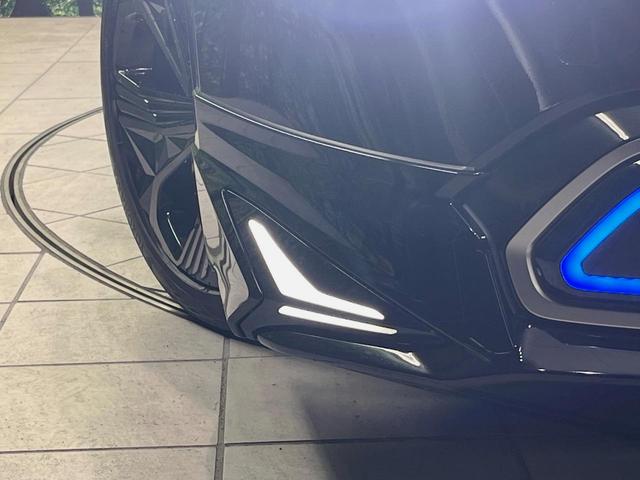 プリウス Ｚ　１２型ＤＡ　モデリスタエアロ　モデリスタ１９インチＡＷ　ソーラー充電システム　デジタルインナーミラー　ＢＳＭ　全周囲カメラ　１００Ｖ　衝突軽減　レーダークルーズ　禁煙車　電動リアゲート　パワーシート（61枚目）