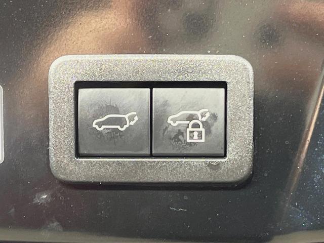 プリウス Ｚ　１２型ＤＡ　モデリスタエアロ　モデリスタ１９インチＡＷ　ソーラー充電システム　デジタルインナーミラー　ＢＳＭ　全周囲カメラ　１００Ｖ　衝突軽減　レーダークルーズ　禁煙車　電動リアゲート　パワーシート（63枚目）