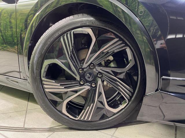 プリウス Ｚ　１２型ＤＡ　モデリスタエアロ　モデリスタ１９インチＡＷ　ソーラー充電システム　デジタルインナーミラー　ＢＳＭ　全周囲カメラ　１００Ｖ　衝突軽減　レーダークルーズ　禁煙車　電動リアゲート　パワーシート（65枚目）