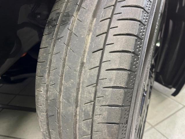 プリウス Ｚ　１２型ＤＡ　モデリスタエアロ　モデリスタ１９インチＡＷ　ソーラー充電システム　デジタルインナーミラー　ＢＳＭ　全周囲カメラ　１００Ｖ　衝突軽減　レーダークルーズ　禁煙車　電動リアゲート　パワーシート（67枚目）