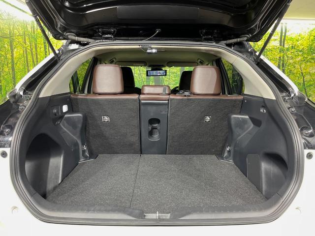 ヤリスクロス ハイブリッドＺ　純正８型ナビ　全周囲カメラ　衝突軽減装置　レーダークルーズ　ハーフレザー　パワーシート　ドラレコ　コーナーセンサー　スマートキー　ＬＥＤヘッド　ＥＴＣ　デジタルインナーミラー　純正１８インチアルミ（10枚目）