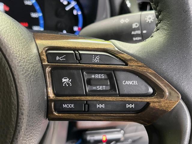 ヤリスクロス ハイブリッドＺ　純正８型ナビ　全周囲カメラ　衝突軽減装置　レーダークルーズ　ハーフレザー　パワーシート　ドラレコ　コーナーセンサー　スマートキー　ＬＥＤヘッド　ＥＴＣ　デジタルインナーミラー　純正１８インチアルミ（29枚目）