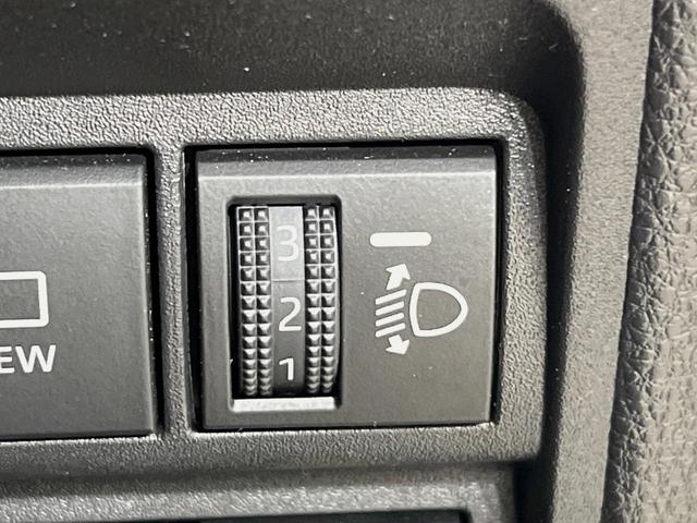 ヤリスクロス ハイブリッドＺ　純正８型ナビ　全周囲カメラ　衝突軽減装置　レーダークルーズ　ハーフレザー　パワーシート　ドラレコ　コーナーセンサー　スマートキー　ＬＥＤヘッド　ＥＴＣ　デジタルインナーミラー　純正１８インチアルミ（38枚目）