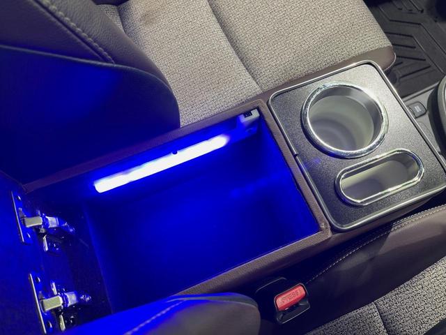 ヤリスクロス ハイブリッドＺ　純正８型ナビ　全周囲カメラ　衝突軽減装置　レーダークルーズ　ハーフレザー　パワーシート　ドラレコ　コーナーセンサー　スマートキー　ＬＥＤヘッド　ＥＴＣ　デジタルインナーミラー　純正１８インチアルミ（46枚目）