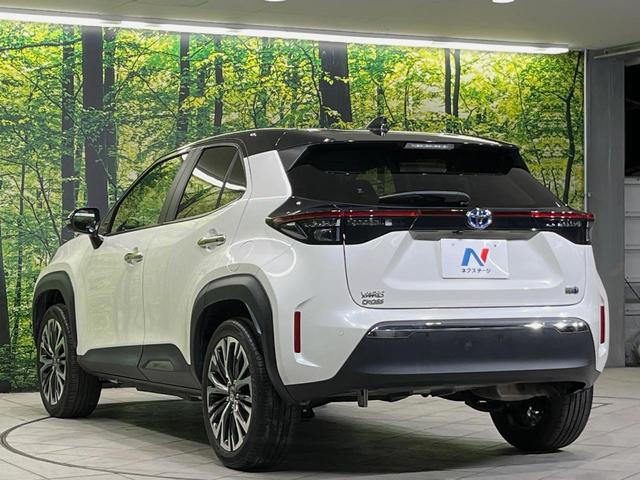 ヤリスクロス ハイブリッドＺ　純正８型ナビ　全周囲カメラ　衝突軽減装置　レーダークルーズ　ハーフレザー　パワーシート　ドラレコ　コーナーセンサー　スマートキー　ＬＥＤヘッド　ＥＴＣ　デジタルインナーミラー　純正１８インチアルミ（60枚目）