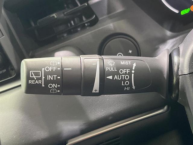 ヴェゼル ｅ：ＨＥＶ　Ｚ　純正９型ナビ　バックカメラ　衝突軽減装置　禁煙車　パワーバックドア　ハーフレザーシート　ドラレコ　コーナーセンサー　スマートキー　ＬＥＤヘッド　ＥＴＣ　純正１８インチアルミ　オートハイビーム（30枚目）