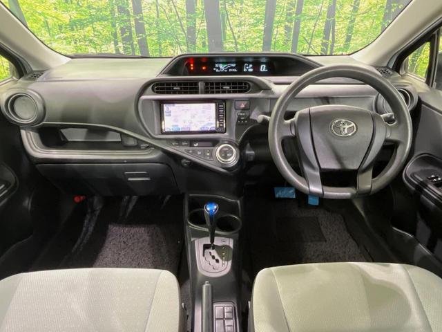 アクア Ｌ　純正ナビ　バックカメラ　禁煙車　前後ドラレコ　ＥＴＣ　オートエアコン　Ｂｌｕｅｔｏｏｔｈ　ＣＤ　地デジ　電動格納ミラー　パワーウィンドウ　ドアバイザー　衝突安全ボディ　純正１４インチスチールホイール（2枚目）