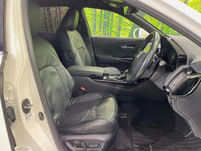 クラウンハイブリッド Ｓ　Ｃパッケージ　モデリスタエアロ　純正８型ナビ　全周囲カメラ　衝突被害軽減装置　レーダークルーズ　ブラインドスポットモニター　禁煙車　コーナーセンサー　ＬＥＤヘッド　ＥＴＣ２．０　パークアシスト　車線逸脱警報（8枚目）