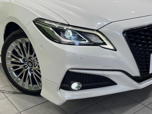 クラウンハイブリッド Ｓ　Ｃパッケージ　モデリスタエアロ　純正８型ナビ　全周囲カメラ　衝突被害軽減装置　レーダークルーズ　ブラインドスポットモニター　禁煙車　コーナーセンサー　ＬＥＤヘッド　ＥＴＣ２．０　パークアシスト　車線逸脱警報（12枚目）