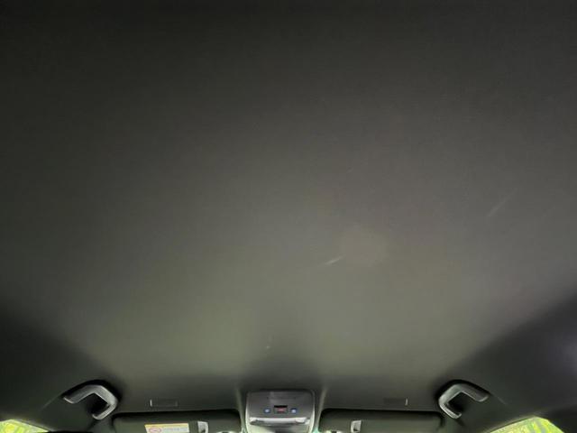 クラウンハイブリッド Ｓ　Ｃパッケージ　モデリスタエアロ　純正８型ナビ　全周囲カメラ　衝突被害軽減装置　レーダークルーズ　ブラインドスポットモニター　禁煙車　コーナーセンサー　ＬＥＤヘッド　ＥＴＣ２．０　パークアシスト　車線逸脱警報（41枚目）