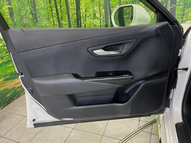 クラウンハイブリッド Ｓ　Ｃパッケージ　モデリスタエアロ　純正８型ナビ　全周囲カメラ　衝突被害軽減装置　レーダークルーズ　ブラインドスポットモニター　禁煙車　コーナーセンサー　ＬＥＤヘッド　ＥＴＣ２．０　パークアシスト　車線逸脱警報（45枚目）