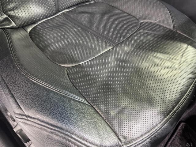 クラウンハイブリッド Ｓ　Ｃパッケージ　モデリスタエアロ　純正８型ナビ　全周囲カメラ　衝突被害軽減装置　レーダークルーズ　ブラインドスポットモニター　禁煙車　コーナーセンサー　ＬＥＤヘッド　ＥＴＣ２．０　パークアシスト　車線逸脱警報（50枚目）