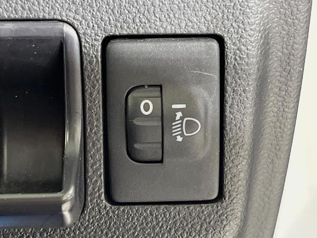 ミラカスタム Ｘ　メモリーナビ　禁煙車　スマートキー　ＥＴＣ　オートエアコン　純正１４インチアルミ　衝突安全ボディ　プライバシーガラス　盗難防止システム　パワーウィンドウ　Ｂｌｕｅｔｏｏｔｈ　ＣＤ　ＤＶＤ再生（7枚目）