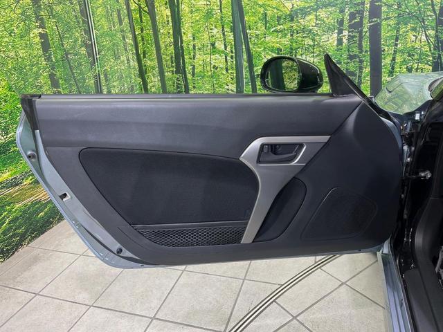 コペン ローブ　ＳＤナビ　禁煙車　シートヒーター　革巻きステアリング　１５インチアルミ　スマートキー　ＬＥＤヘッド　ＥＴＣ　オートエアコン　ＣＤ　ＤＶＤ再生　フルセグ　電動格納ミラー　パワーウィンドウ　盗難防止装置（35枚目）