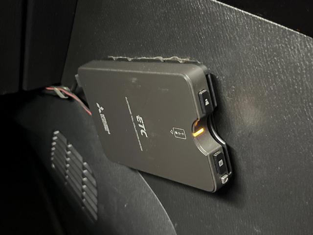 デミオ 15S マツダコネクト バックカメラ 衝突被害軽減装置 ドラレコ コーナーセンサー スマートキー ETC オートライト 衝突安全ボディ アイドリングストップ プライバシーガラス Bluetooth CD(7枚目)