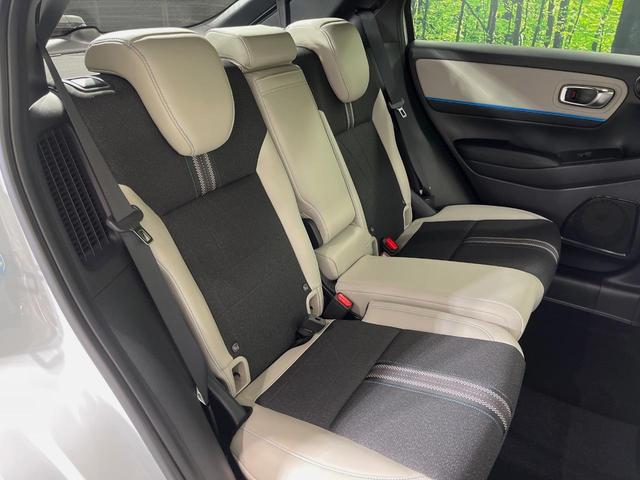 ���i���ȃI���W�i���t���A�}�b�g���I�v�V�����ɂĂ��p�ӂ��Ă���܂��B���D���ȃf�U�C����J���[�����Ԃɍ��킹�đI��ł����������Ƃ��ł��܂���