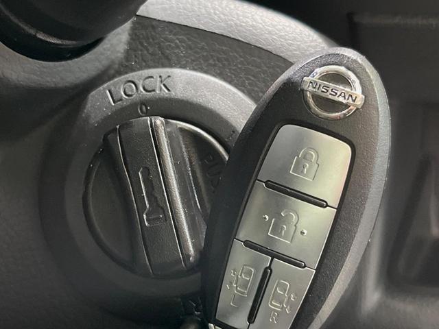 セレナ ハイウェイスター　Ｖエアロセレクション　純正ナビ　両側電動スライドドア　禁煙車　スマートキー　ＨＩＤヘッドライト　ＥＴＣ　オートライト　オートエアコン　ＣＤ／ＤＶＤ再生　地デジ　革巻きステアリング　ＬＥＤフォグライト　１７インチアルミ（6枚目）