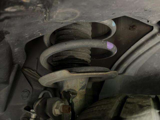 セレナ ハイウェイスター　Ｖエアロセレクション　純正ナビ　両側電動スライドドア　禁煙車　スマートキー　ＨＩＤヘッドライト　ＥＴＣ　オートライト　オートエアコン　ＣＤ／ＤＶＤ再生　地デジ　革巻きステアリング　ＬＥＤフォグライト　１７インチアルミ（20枚目）