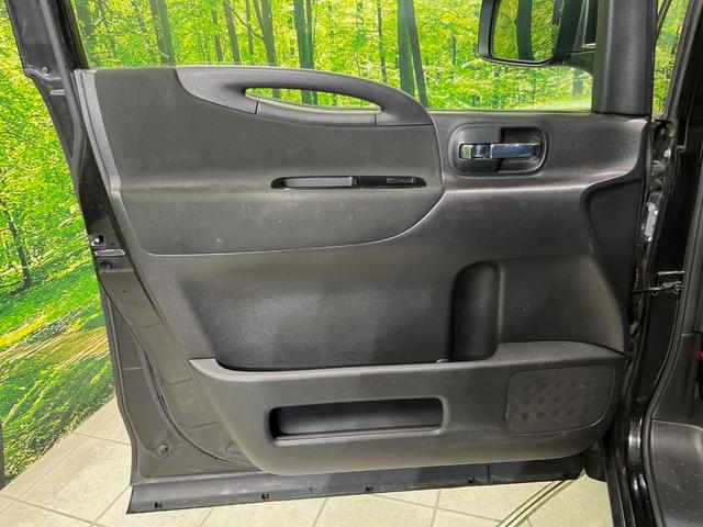 セレナ ハイウェイスター　Ｖエアロセレクション　純正ナビ　両側電動スライドドア　禁煙車　スマートキー　ＨＩＤヘッドライト　ＥＴＣ　オートライト　オートエアコン　ＣＤ／ＤＶＤ再生　地デジ　革巻きステアリング　ＬＥＤフォグライト　１７インチアルミ（35枚目）