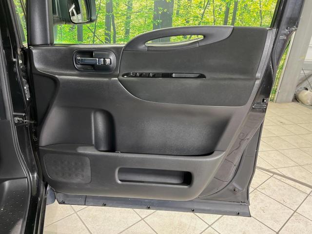 セレナ ハイウェイスター　Ｖエアロセレクション　純正ナビ　両側電動スライドドア　禁煙車　スマートキー　ＨＩＤヘッドライト　ＥＴＣ　オートライト　オートエアコン　ＣＤ／ＤＶＤ再生　地デジ　革巻きステアリング　ＬＥＤフォグライト　１７インチアルミ（36枚目）