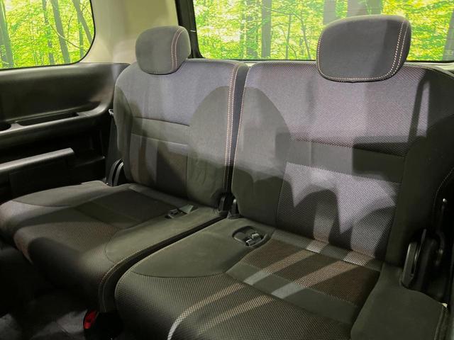 セレナ ハイウェイスター　Ｖエアロセレクション　純正ナビ　両側電動スライドドア　禁煙車　スマートキー　ＨＩＤヘッドライト　ＥＴＣ　オートライト　オートエアコン　ＣＤ／ＤＶＤ再生　地デジ　革巻きステアリング　ＬＥＤフォグライト　１７インチアルミ（39枚目）
