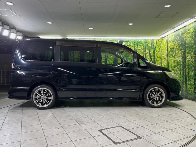 セレナ ハイウェイスター　Ｖエアロセレクション　純正ナビ　両側電動スライドドア　禁煙車　スマートキー　ＨＩＤヘッドライト　ＥＴＣ　オートライト　オートエアコン　ＣＤ／ＤＶＤ再生　地デジ　革巻きステアリング　ＬＥＤフォグライト　１７インチアルミ（45枚目）